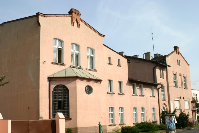 Osieczna_old people home.jpg