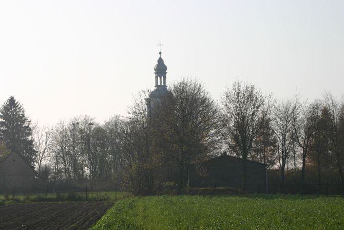 014_church visible from the platform.jpg